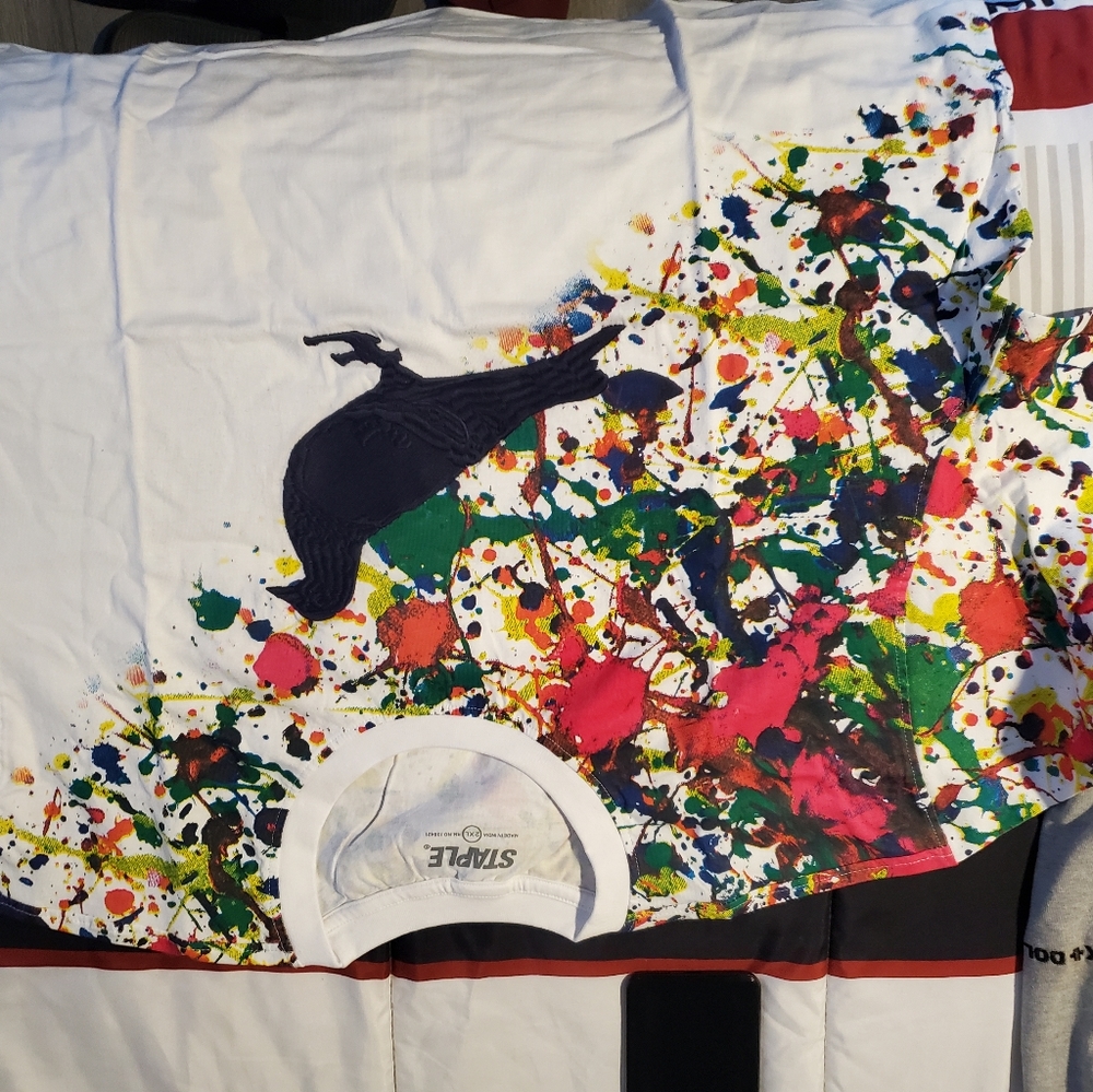 Graphic stitched tshirt